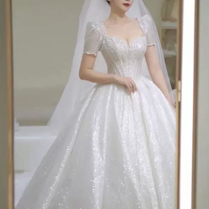 Shimmering Sweetheart Wedding Dress