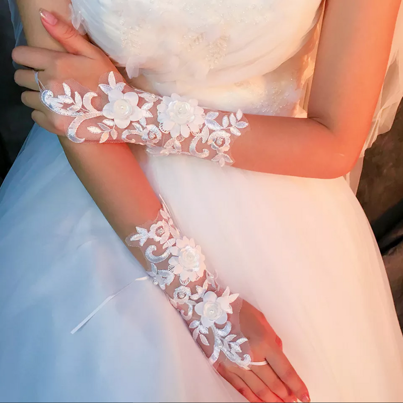 Floral Embroidery Fingerless Wedding Gloves